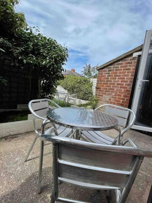 2 Bed Sleeps 6 Beach Retreat St Annes On Sea Villa Lytham St Annes Exterior photo